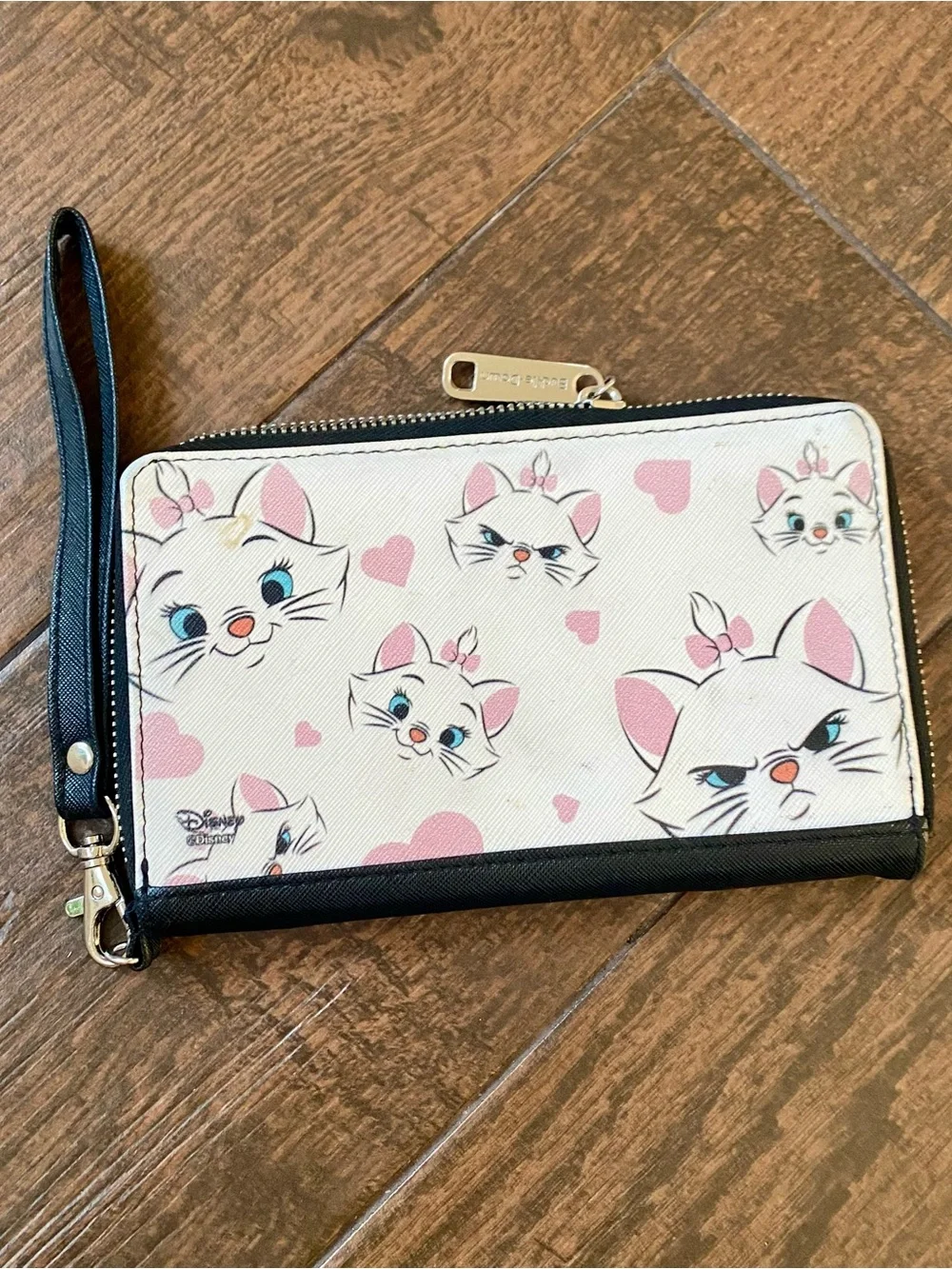 Buckle-Down Disney The Aristocats Marie Expressions zip-around wallet